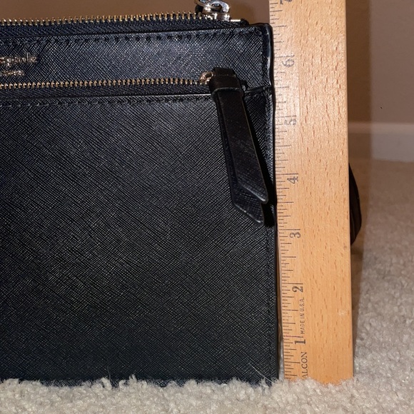 Kate Spade ♠️ Crossbody. Lightly used. - Picture 10 of 11
